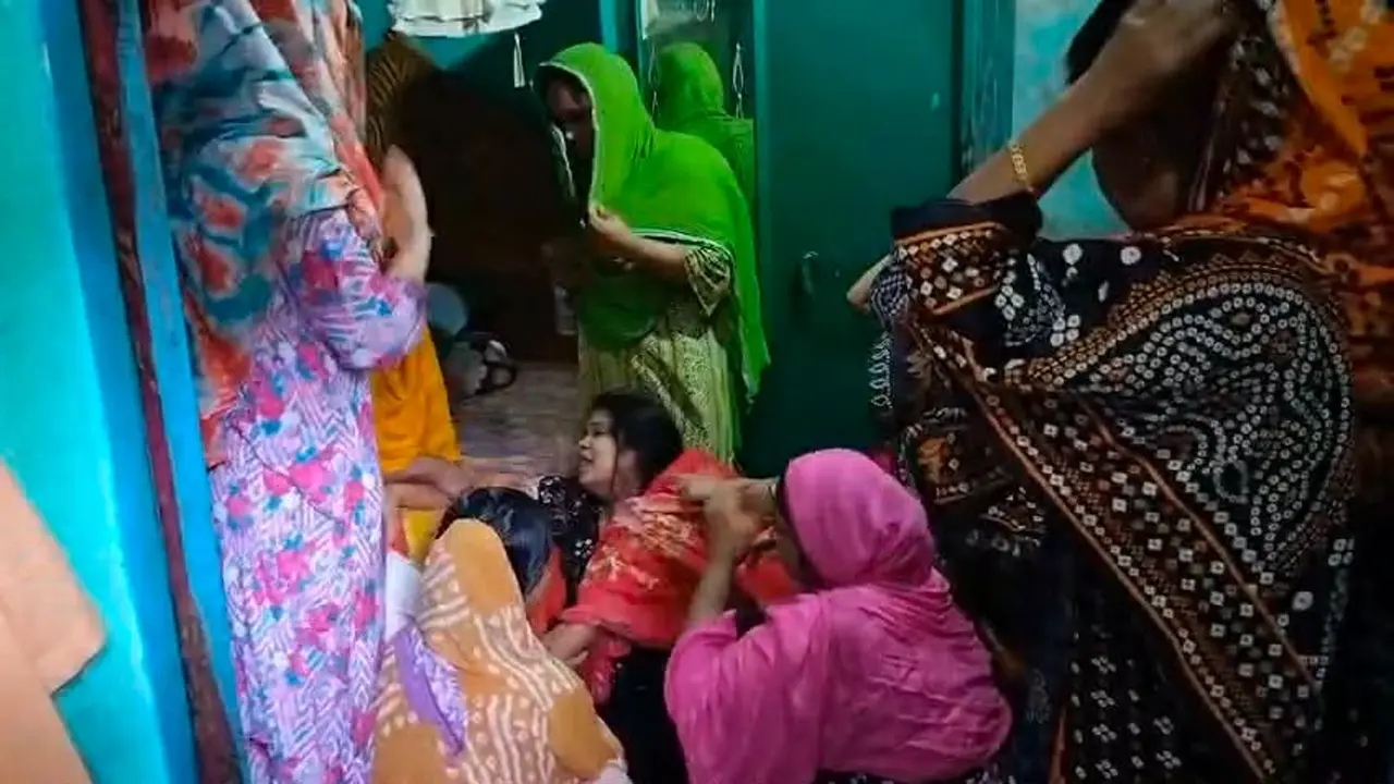 ছেলেদের বিদেশ পাঠাতে ধারদেনা, ঋণের চাপে নিজেকে শেষ করে দিলেন মা