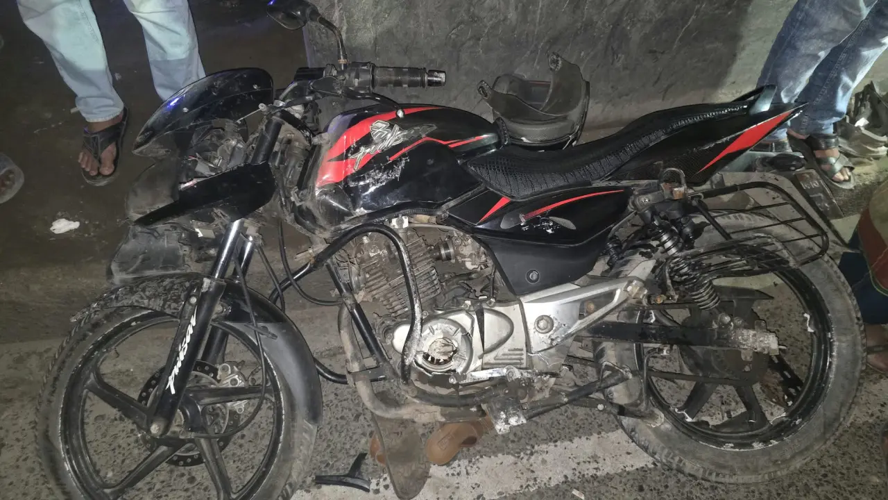 রমনায় কাভার্ড ভ্যানের ধাক্কায় মোটরসাইকেল আরোহী নিহত, আহত ২