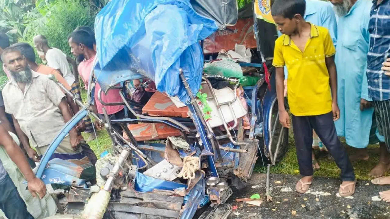 ঠাকুরগাঁওয়ে ত্রিমুখী সংঘর্ষে নিহত ২