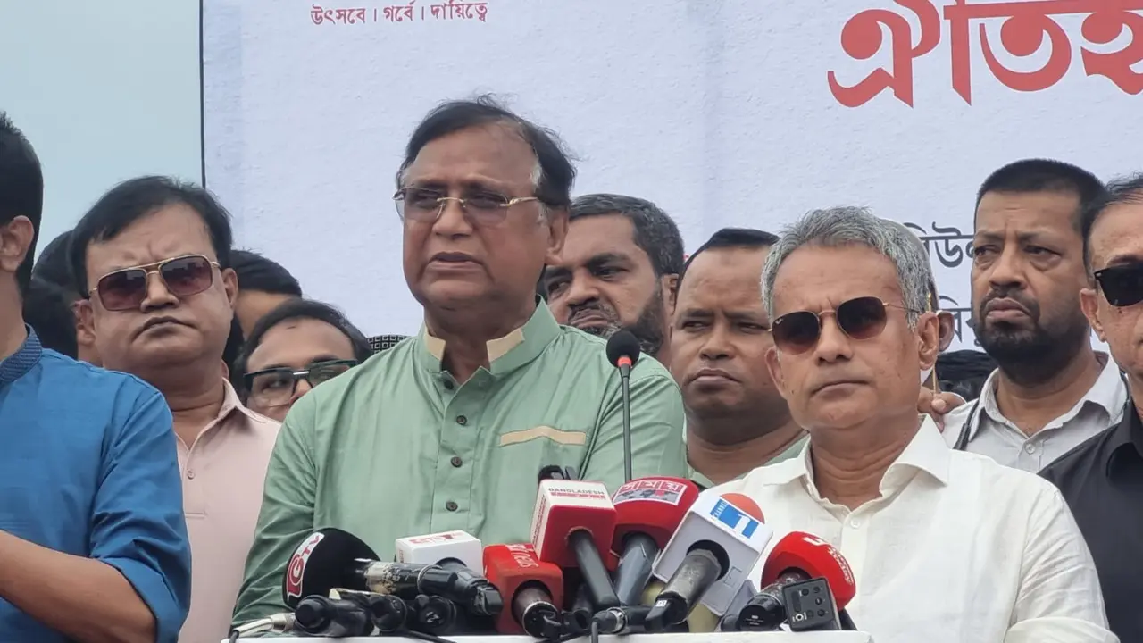 ঢাকার চারপাশের নৌ-চলাচলের জন্য কাজ করছে সরকার : রবিউল আলম