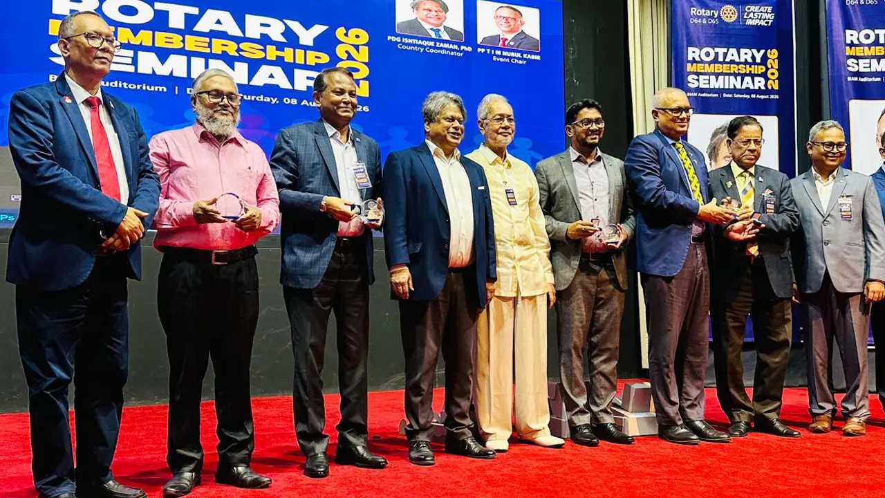 মানবসেবায় অবদানের স্বীকৃতি, রোটারির পদক পেলেন ডা. হাবিবুল্লাহ তালুকদার