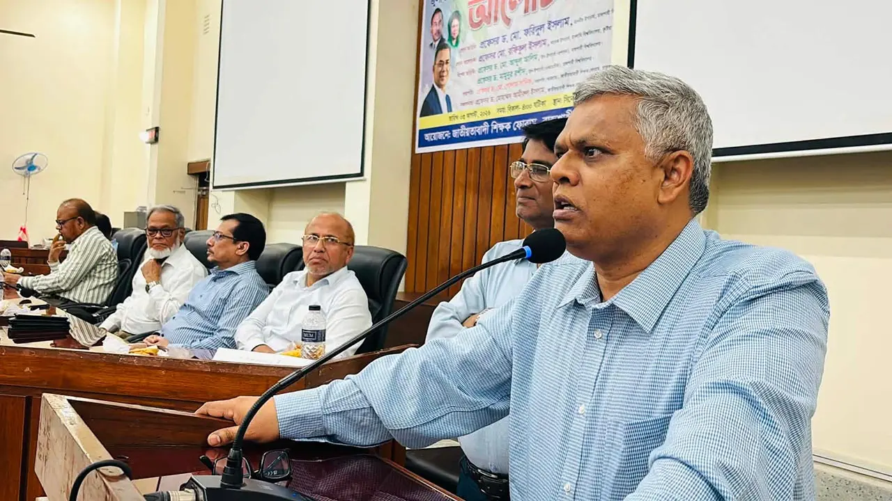 আমরা কখনোই ফ্যাসিস্টদের ক্ষমা করবো না: রাবি উপাচার্য