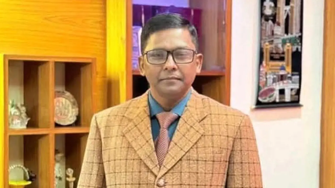 যৌন হয়রানি ও দুর্নীতির দায়ে রাবি অধ্যাপক প্রভাস কুমার চাকরিচ্যুত