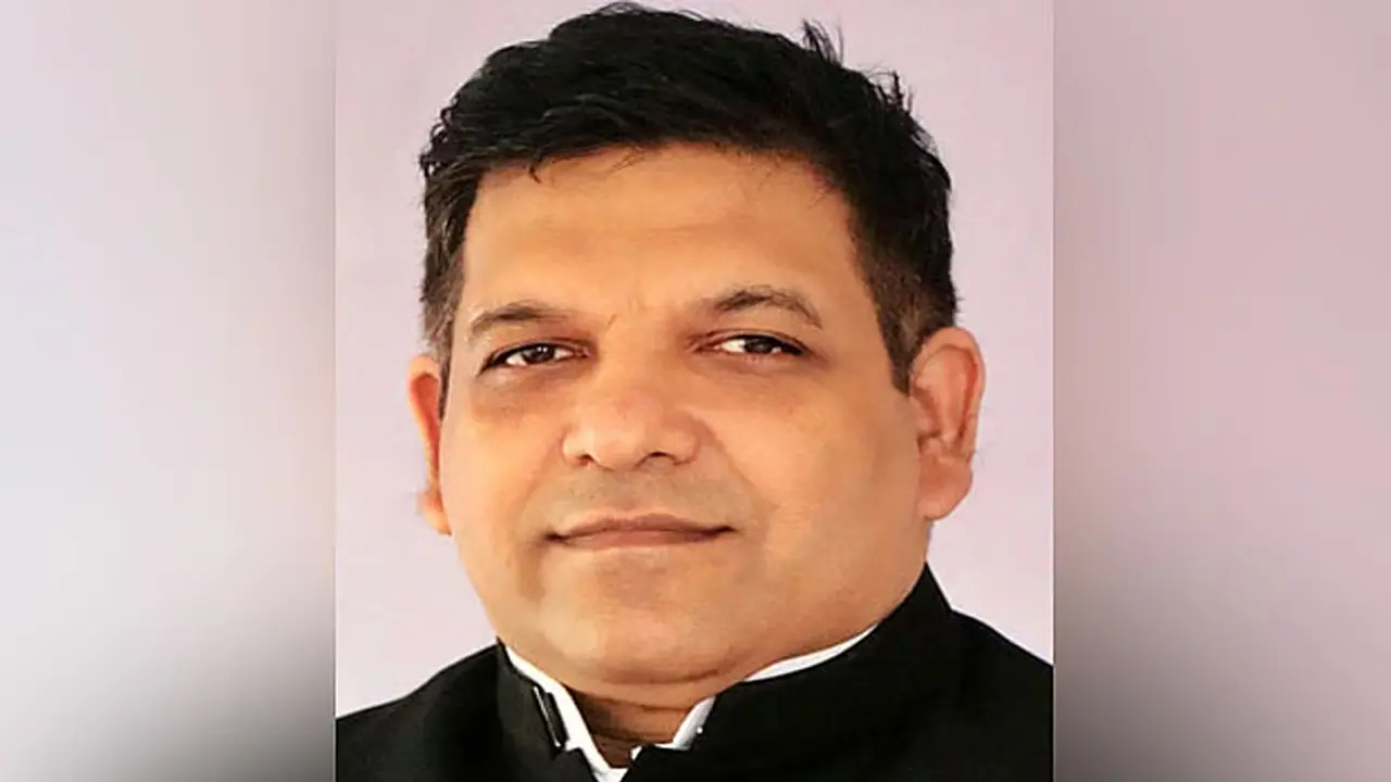 সম্পদ হিসাব না দেওয়ায় সাবেক মন্ত্রী টুকুর ছেলের বিরুদ্ধে মামলা করবে দুদক