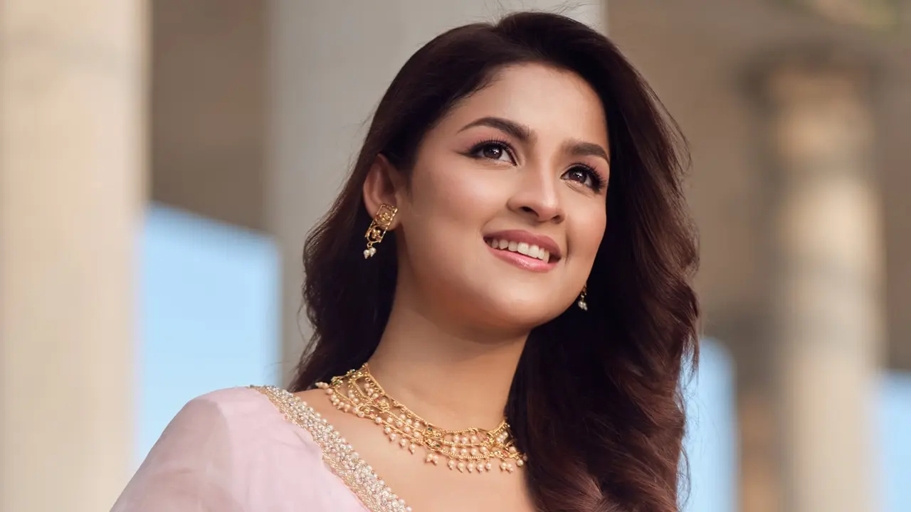 কাদা ছোড়াছুড়ি করতে চাই না, সত্য সামনে আসবেই: সাদিয়া আয়মান