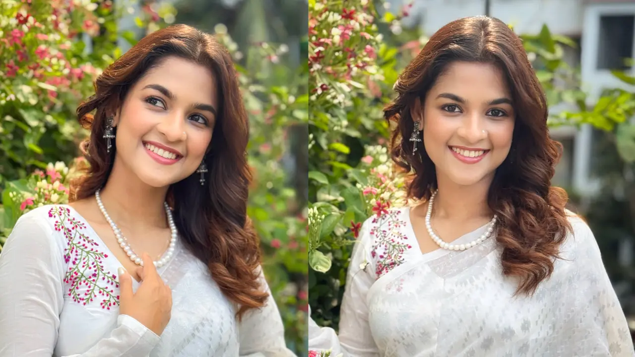 শুভ্রতার আভায় সাদিয়া