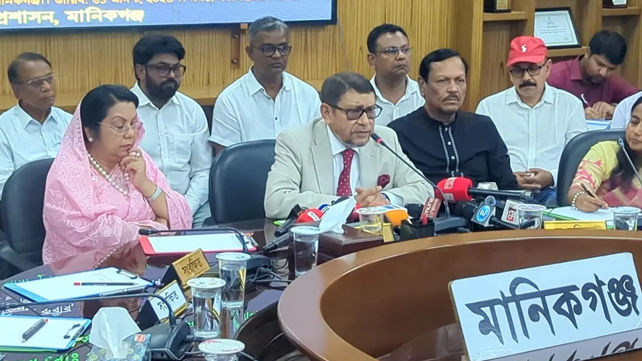 আদানি বিদ্যুৎ নিয়ে আমাদের সঙ্গে খেলা করছে : স্বাস্থ্যমন্ত্রী