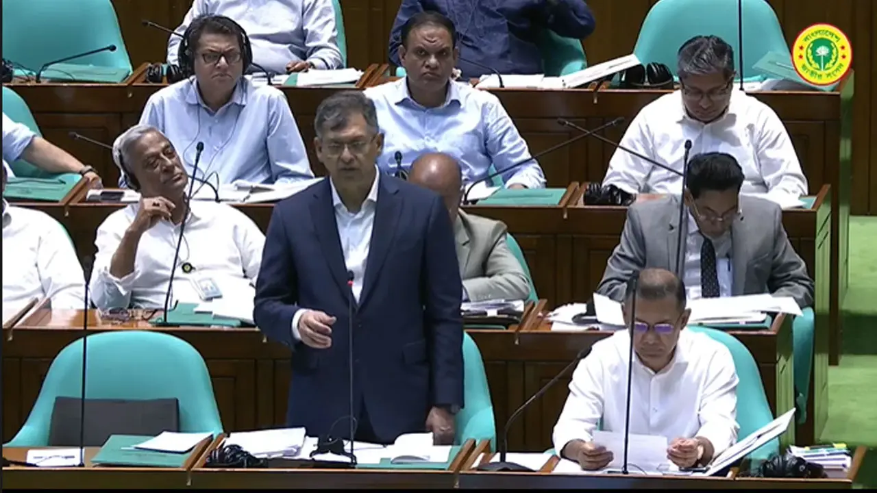 ‘এটা প্রশ্ন হলো, না পল্টনের বক্তৃতা বুঝতে পারেনি’
