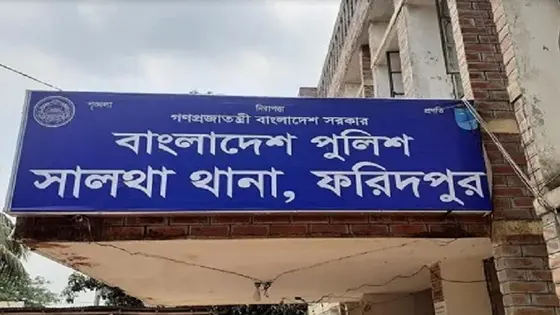 গর্তে হাত-পা দিতে গিয়ে সাপের ছোবলে নারী ও ৩ বছরের শিশুর মৃত্যু