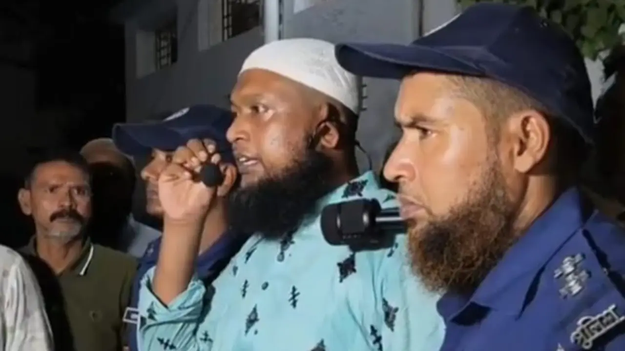 প্যারোলে মুক্তি পেয়ে বাবার জানাজায় সাবেক ছাত্রলীগ নেতা জেমস