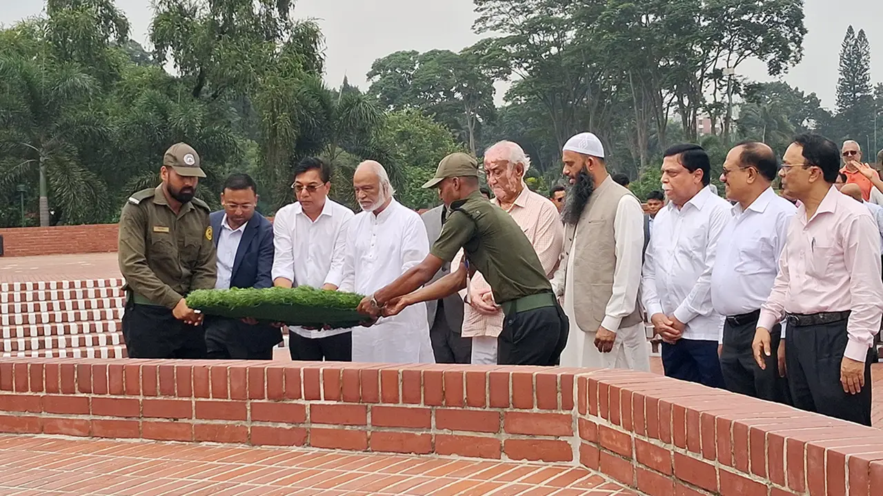 জাতীয় স্মৃতিসৌধে শ্রদ্ধা জানালেন নবনিযুক্ত মন্ত্রী ও প্রতিমন্ত্রীরা