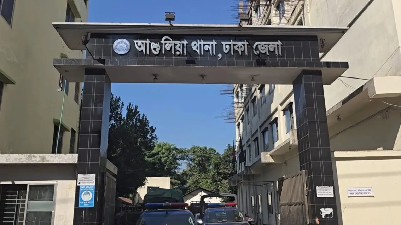 আশুলিয়ায় এক্সপ্রেসওয়ের নিচে মিলল ভ্যানচালকের ক্ষতবিক্ষত মরদেহ