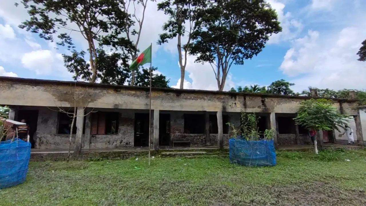 ঝুঁকিপূর্ণ ভবন, অনিয়মিত পাঠদান : এসএসসিতে ১২ জনে পাস ১