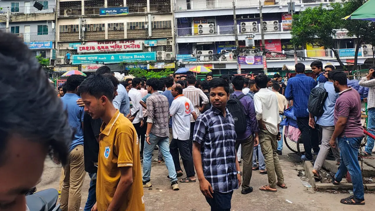 ঢাকা কলেজে শিবির নেতাকে মারধরের অভিযোগ, হাসপাতালে ভর্তি