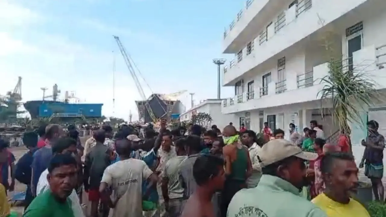 চট্টগ্রামে শিপইয়ার্ডে বিষাক্ত গ্যাস লিকেজে নিহত ৩