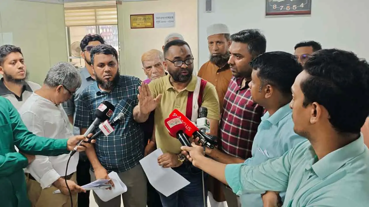স্লিপার বাস বন্ধ হলে ২ হাজার কোটি টাকার বিনিয়োগ ঝুঁকিতে পড়বে