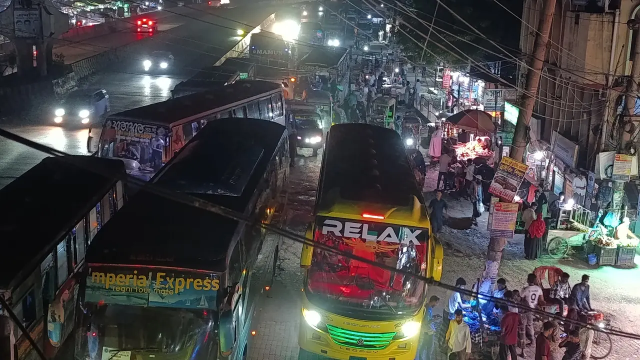 নারায়ণগঞ্জে দীর্ঘ ১২ কিলোমিটার যানজটে ভোগান্তি