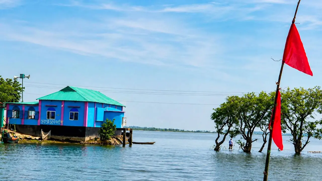 টাঙ্গুয়ার হাওরের পরিবেশ রক্ষায় লাল নিশান, পর্যটকদের জন্য ৬ নির্দেশনা