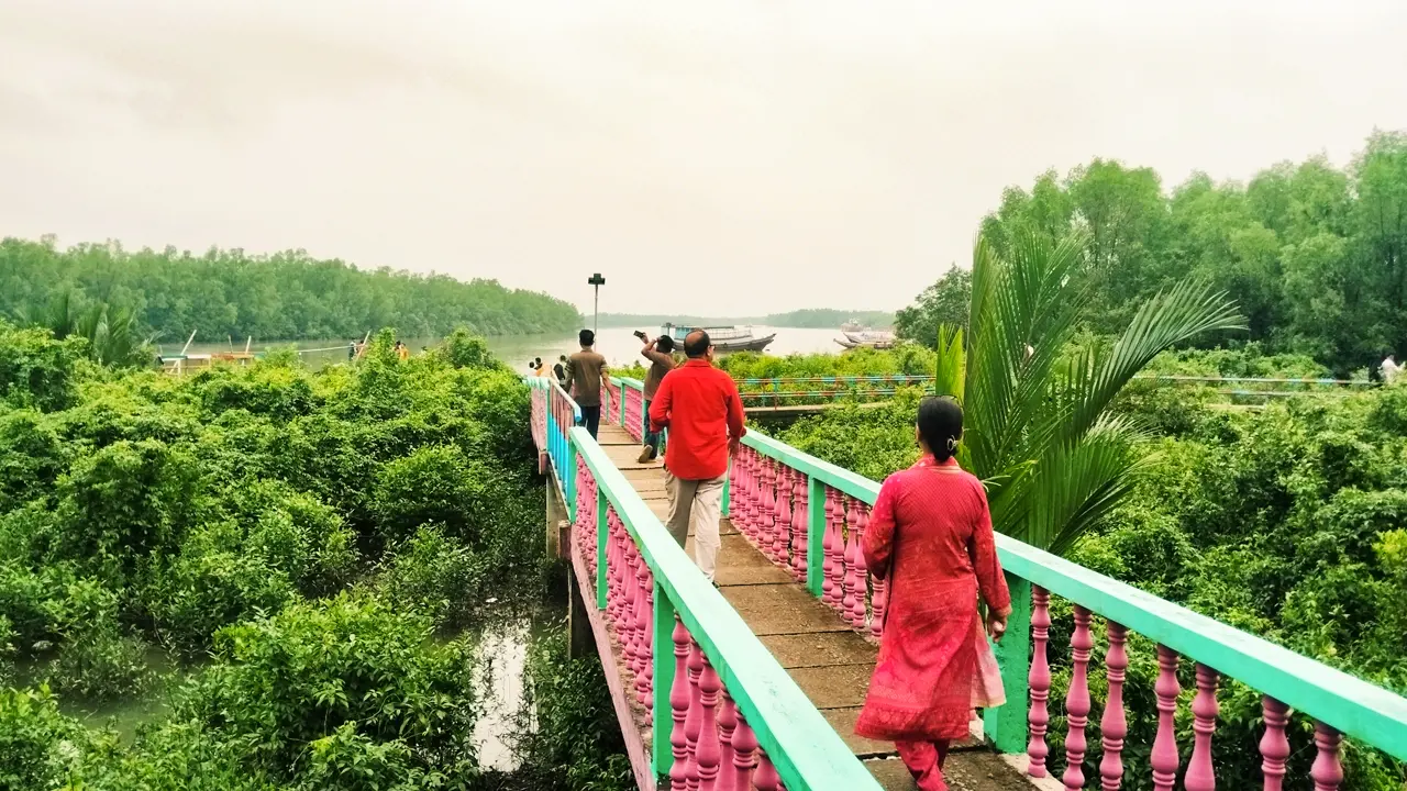সুন্দরবন বন্ধ, তবু সুন্দরবনের স্বাদ মিলছে আকাশনীলায়