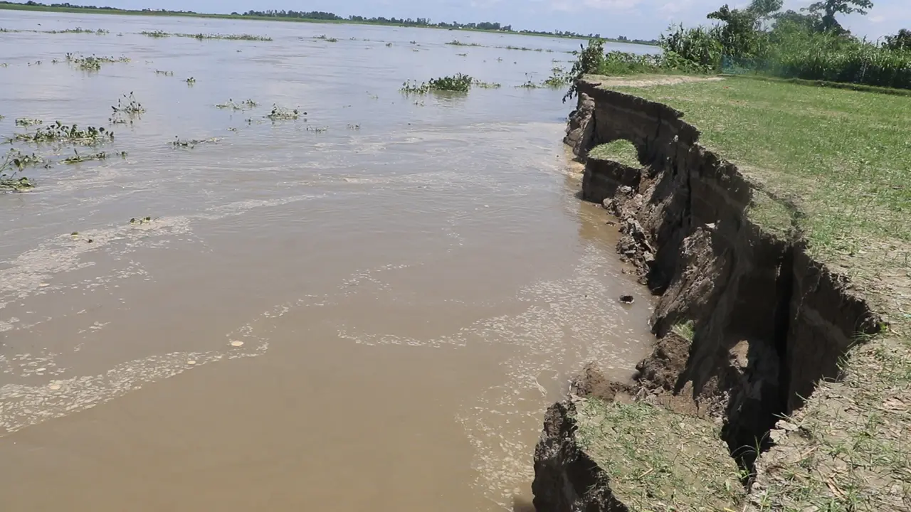 গাইবান্ধায় সব নদীর পানি বাড়ছে, বন্যার শঙ্কা, ৪৫ পয়েন্টে ভাঙন