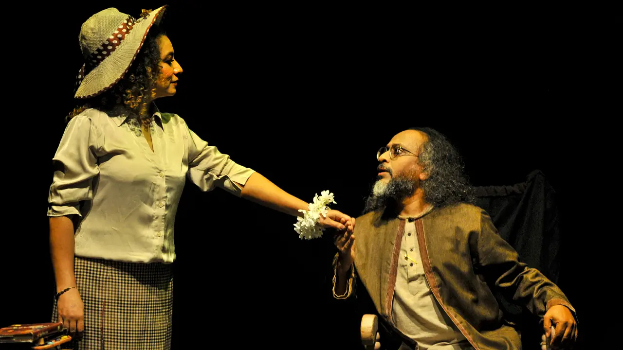 মঞ্চে রবীন্দ্রনাথ ও ভিক্টোরিয়ার ‘রহস্যময়’ প্রেমের উপাখ্যান