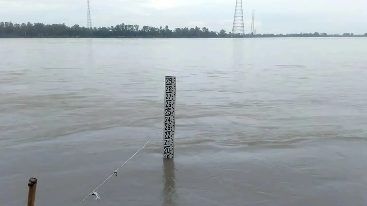 সব প্রধান নদীর পানি বিপৎসীমার নিচে