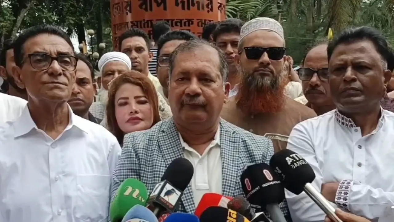 গণতন্ত্রকে প্রাতিষ্ঠানিক রূপ দিতে আমরা দৃঢ় প্রতিজ্ঞ : তথ্যমন্ত্রী