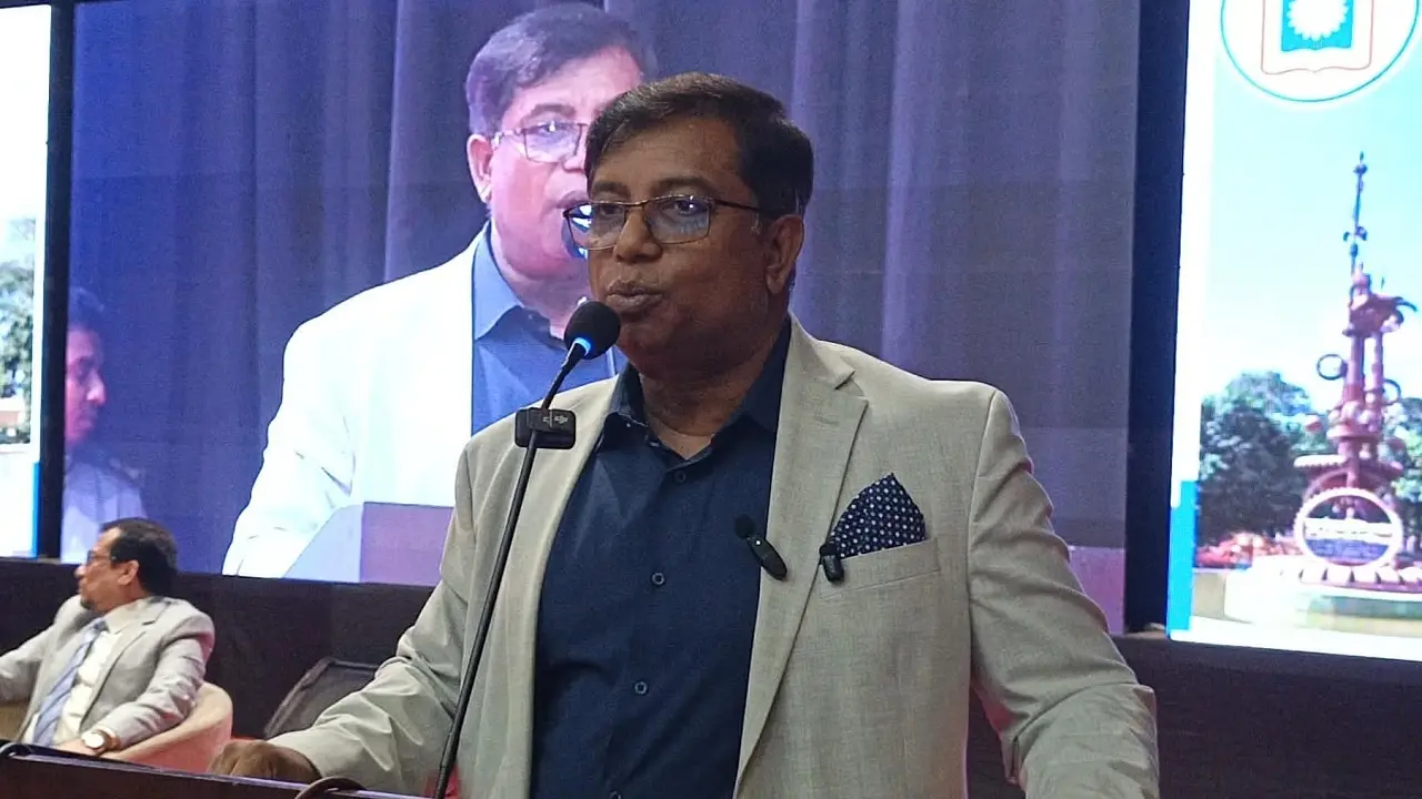 শিক্ষার্থীদের দায়িত্বশীল ও মানবিক মানুষ হতে হবে