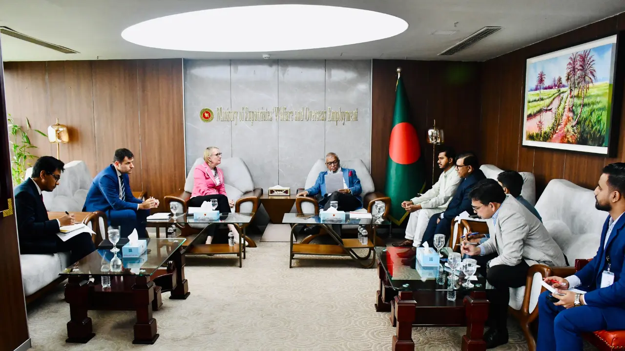 অনিয়মিত অভিবাসন রোধে গুরুত্বারোপ