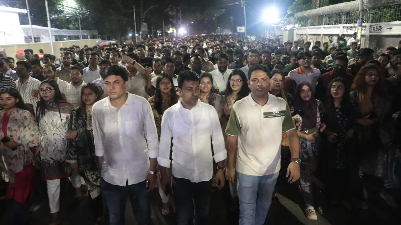 শিক্ষাক্ষেত্রে সরকারের অর্জন ও পরিকল্পনাকে স্বাগত জানিয়ে ছাত্রদলের মিছিল