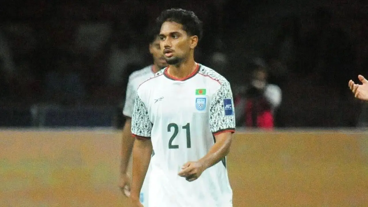 বিমানের যান্ত্রিক ত্রুটি : ইতালিতে আটকা পড়েছেন বাংলাদেশের ফুটবলার