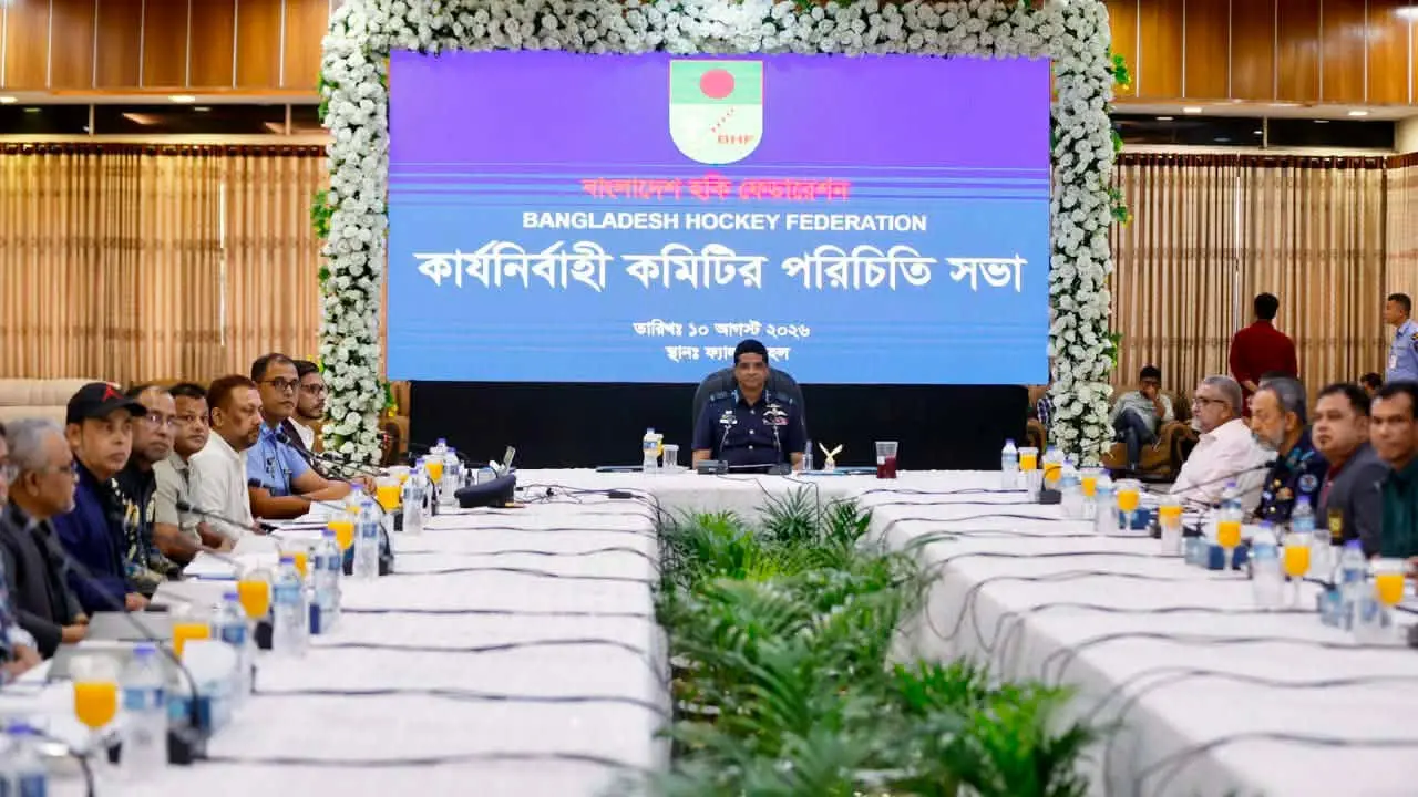 তিন মাসের নির্বাচনের আগে হকিতে ১২ কমিটি