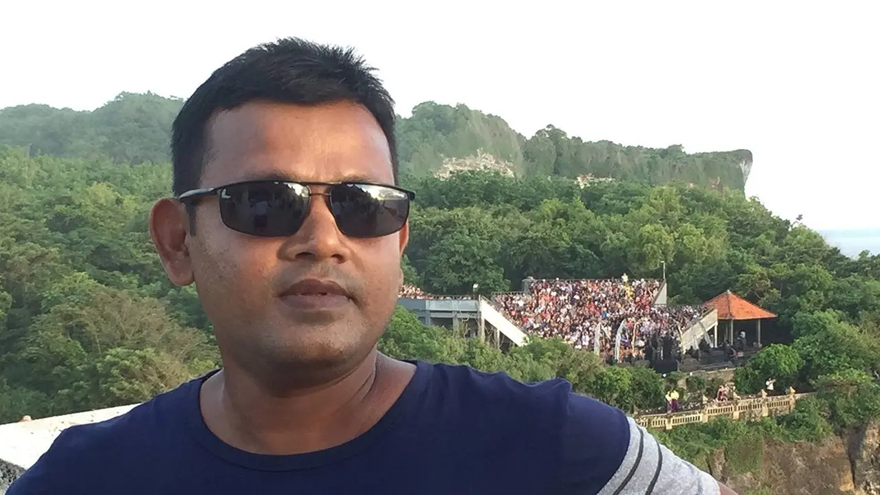 এশিয়াডে ফুটবলার ডন, হকির ‘কোচ’!