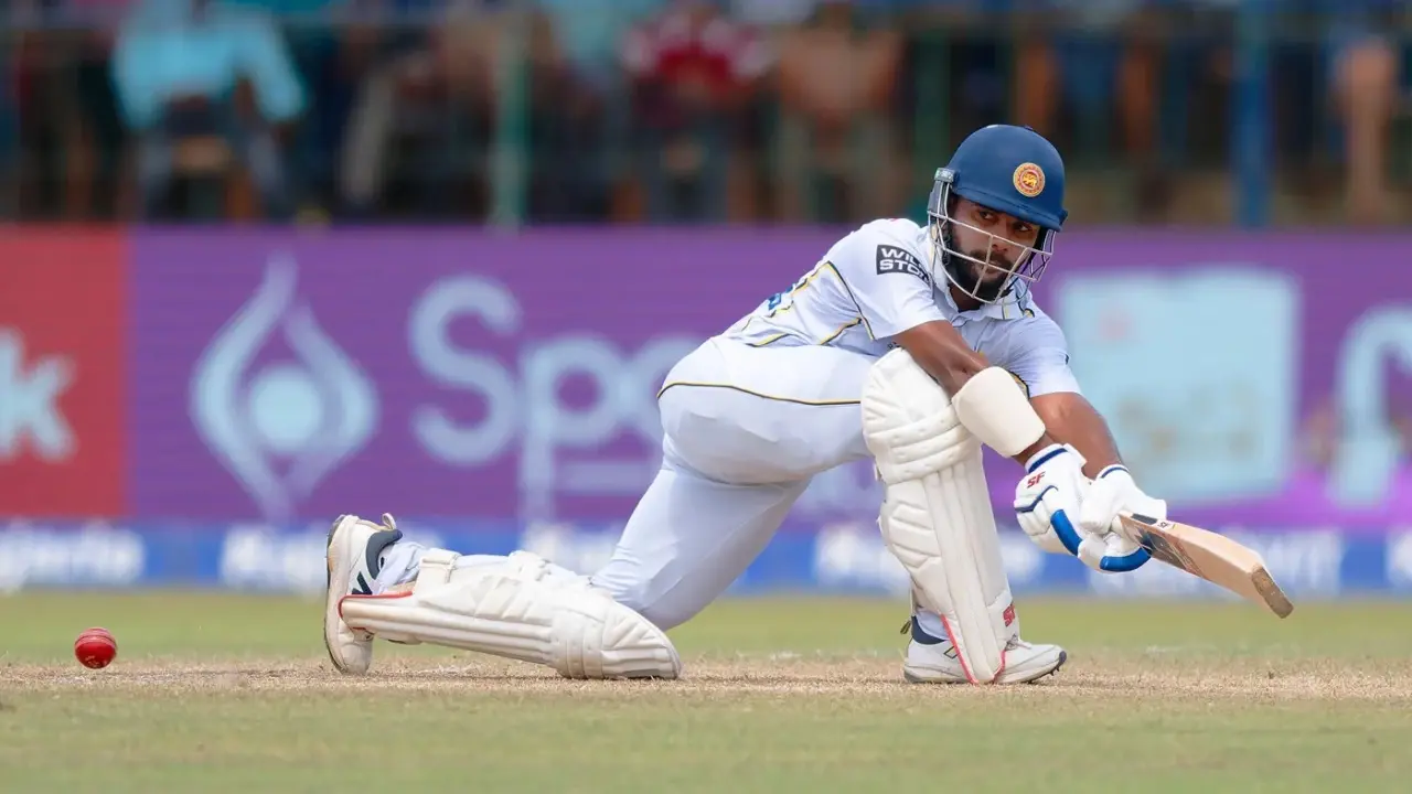 ভারতের বিপক্ষে একাই লড়ে যাচ্ছেন দিনুশা