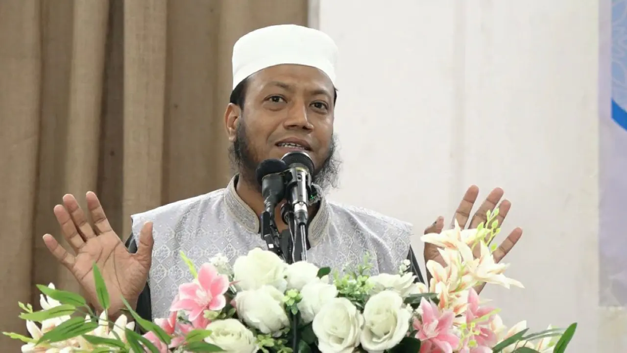 শুধু রমজান এসেছে বলেই মাথায় টুপি তুলবেন না : আমির হামজা