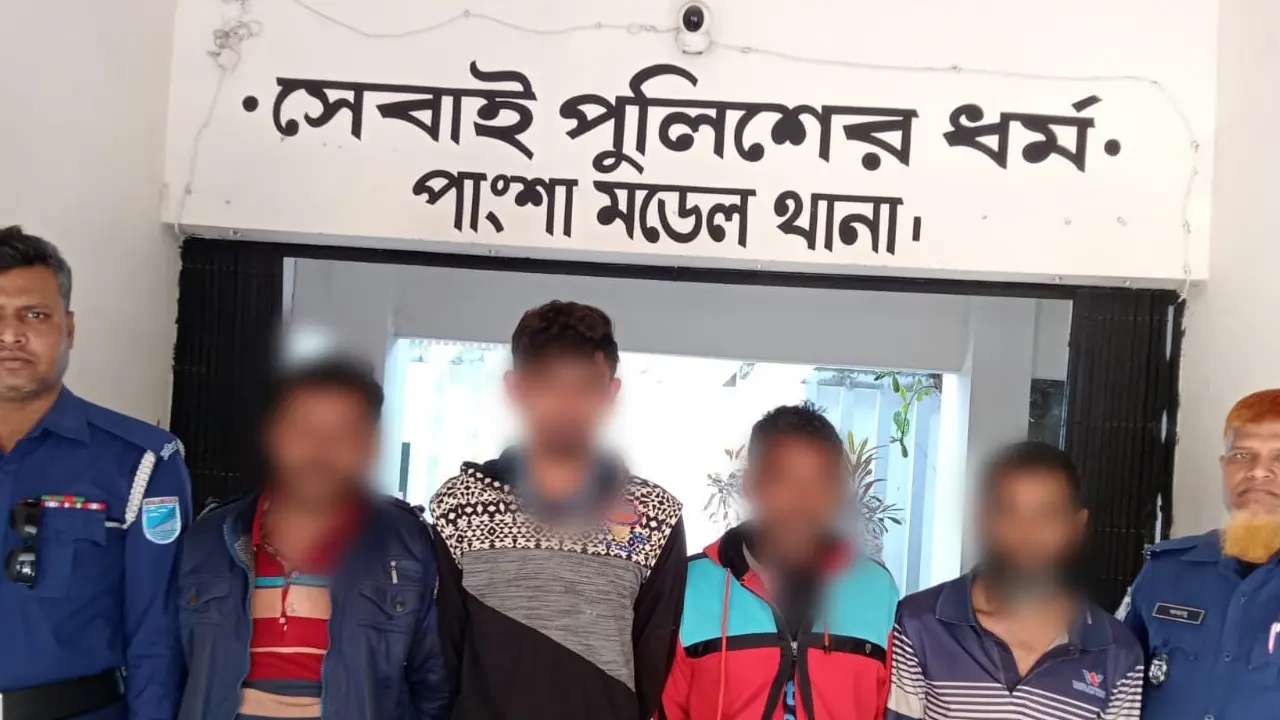 ভোটের রাতে স্বেচ্ছাসেবক দলের নেতাকে কুপিয়ে জখম, গ্রেপ্তার ৩