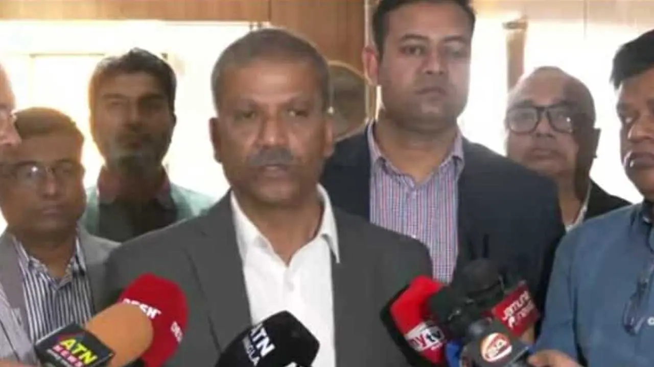 বিএনপির ইচ্ছাতেই সংসদের দক্ষিণ প্লাজায় শপথ : আইন উপদেষ্টা