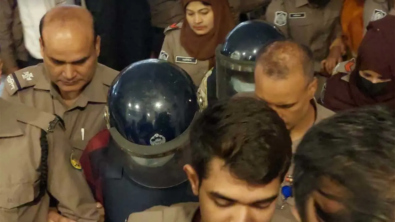 গৃহকর্মী নির্যাতন : বিমানের সাবেক এমডিসহ ৪ জন রিমান্ডে