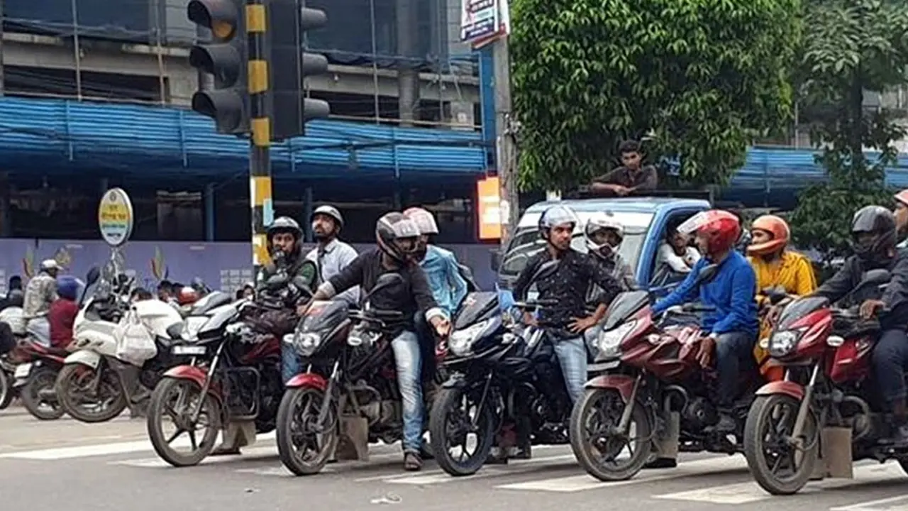 সারাদেশে ৭২ ঘণ্টার জন্য বন্ধ হচ্ছে মোটরসাইকেল চলাচল