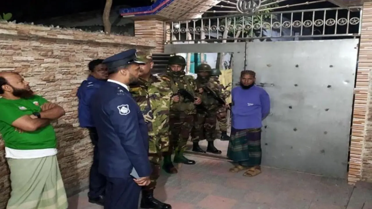 চাঁদা না দেওয়ায় জুটমিল মালিকের বাড়িতে ককটেল বিস্ফোরণ