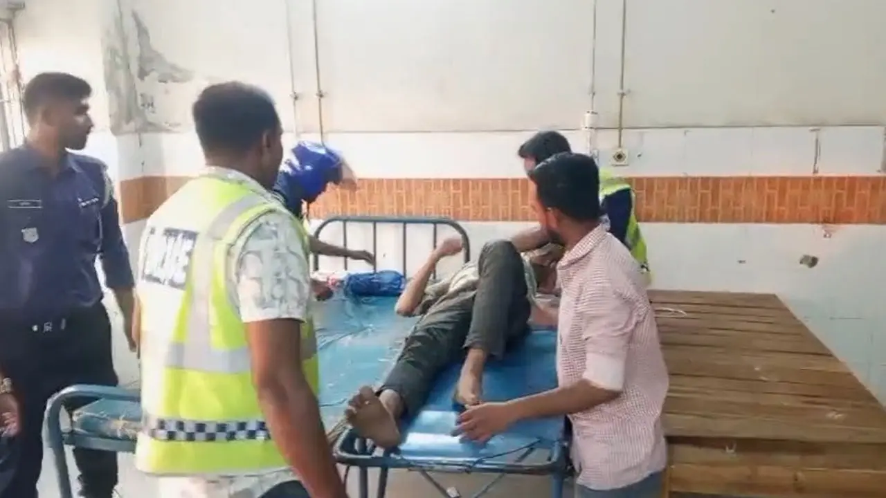 তুচ্ছ ঘটনায় কুপিয়ে জখম, বাঁচানো গেল না চুয়াডাঙ্গার সাজুকে