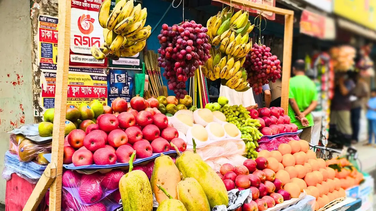 রমজানে ফলের দামে লাগামহীন ঊর্ধ্বগতি, বিপাকে সাধারণ মানুষ