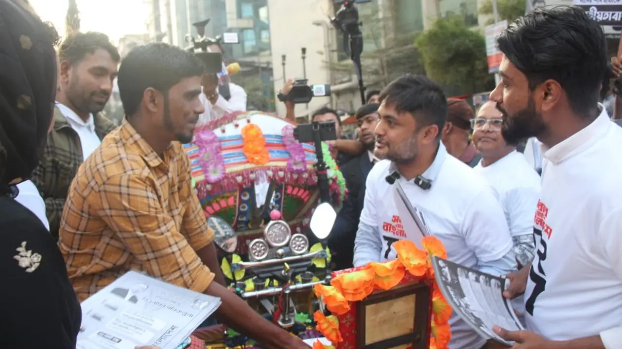 একজন নিজের প্রার্থিতার কথা ভুলে বারবার তারেক রহমানের নাম নিচ্ছেন