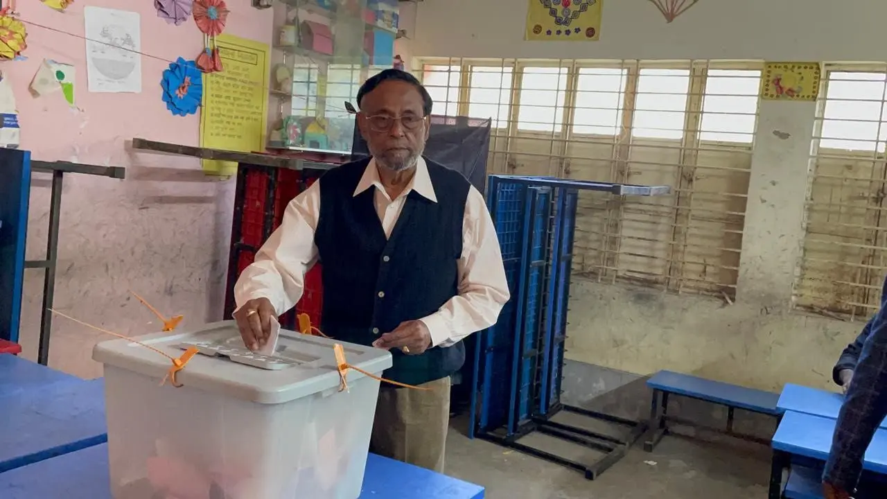 ভোট দিয়ে কর্নেল অলি বললেন, ১১ দলীয় জোট সরকার গঠন করবে