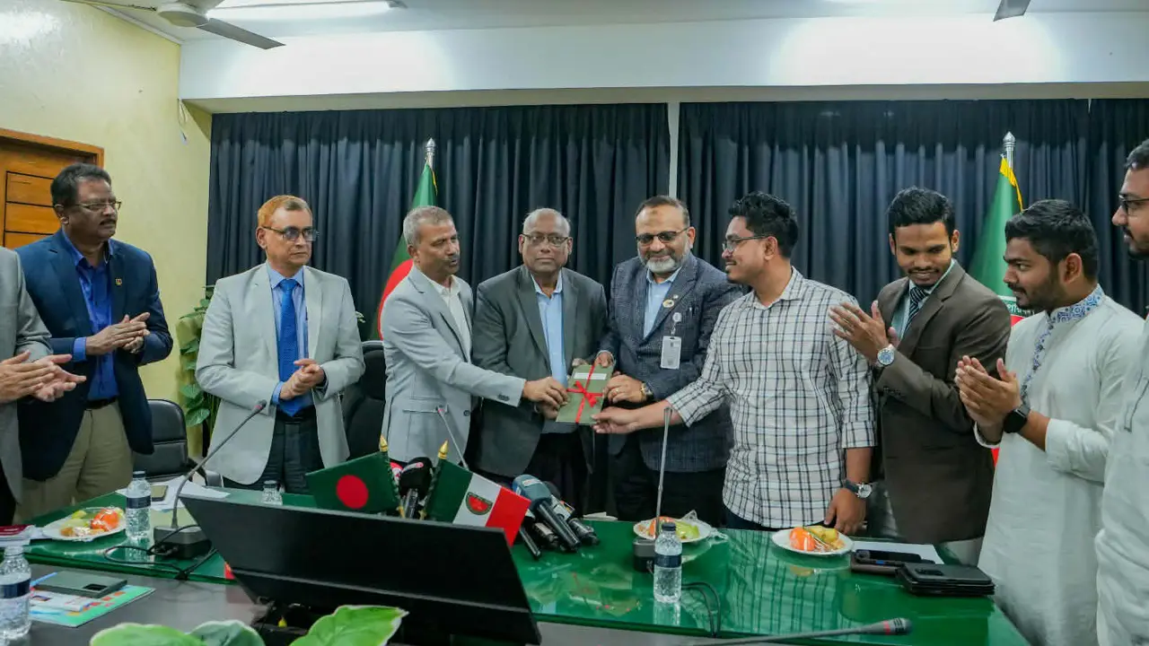 ঢাবির ক্রীড়া উন্নয়নে বিসিবির দুই কোটি টাকার অনুদান