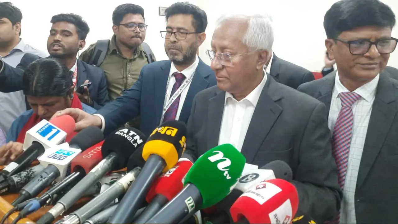 ১২টা পর্যন্ত ভোট পড়েছে প্রায় ৩৩ শতাংশ, বন্ধ হয়নি কোনো কেন্দ্র : ইসি