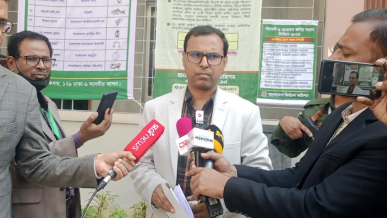 এক কেন্দ্রে দুই ঘণ্টায় পড়লো ৯.৪২ শতাংশ ভোট