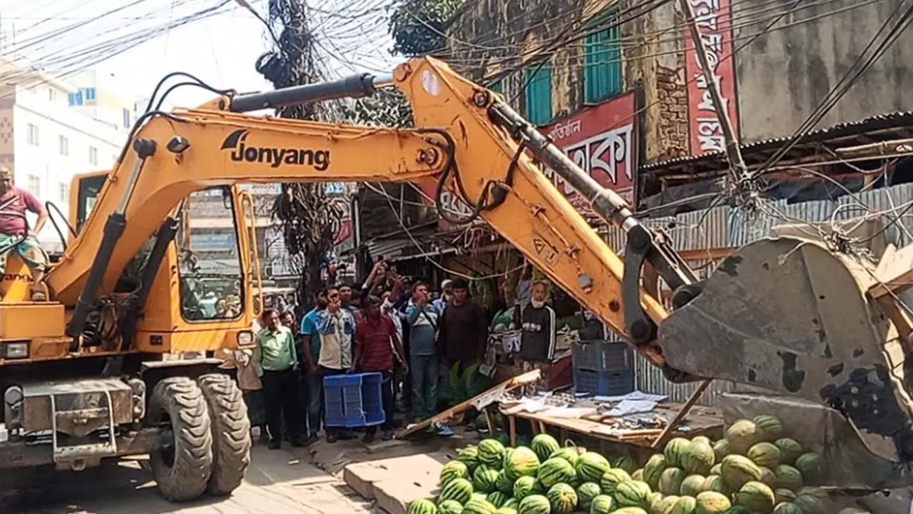 রমজানে ভোগান্তি কমাতে যশোরে উচ্ছেদ অভিযান