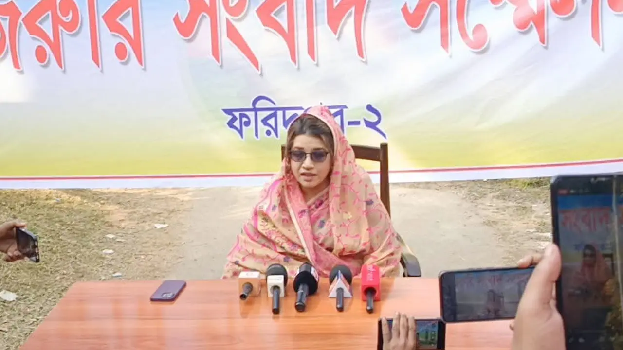 ১১ দলীয় জোটের প্রার্থীর লোকজন টাকা নিয়ে ভোট কিনতে নেমেছিল : শামা ওবায়েদ