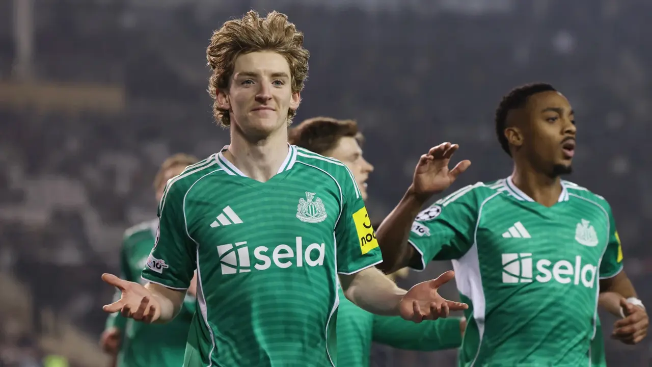 প্রথমার্ধেই ৪ গোল, চ্যাম্পিয়ন্স লিগে ইতিহাস গড়লেন গর্ডন